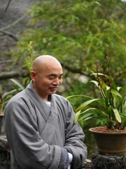 济群法师与高校学子谈佛法